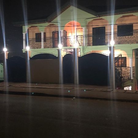 Appartement Moderne De 120M2 , Dote De Cameras De Surveying Et Situe A Maetur Nkomo, Un Quartier Residentiel Yaoundé Kültér fotó