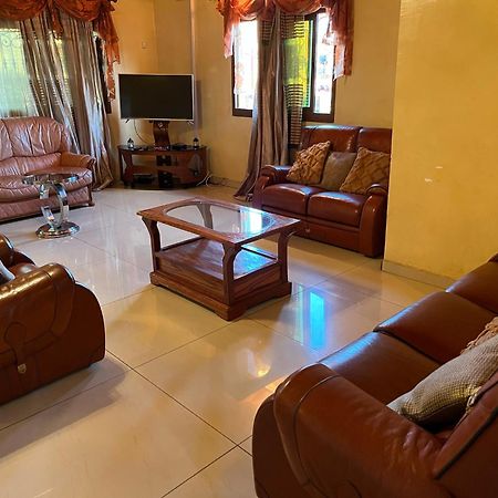Appartement Moderne De 120M2 , Dote De Cameras De Surveying Et Situe A Maetur Nkomo, Un Quartier Residentiel Yaoundé Kültér fotó